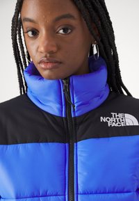 The North Face W HMLYN INSULATED - Žieminė striukė - solar blue/black