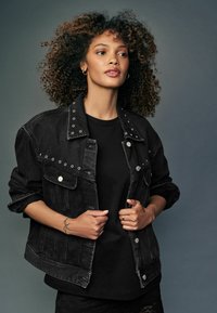 Next TRUCKER - Chaqueta vaquera - black eyelet