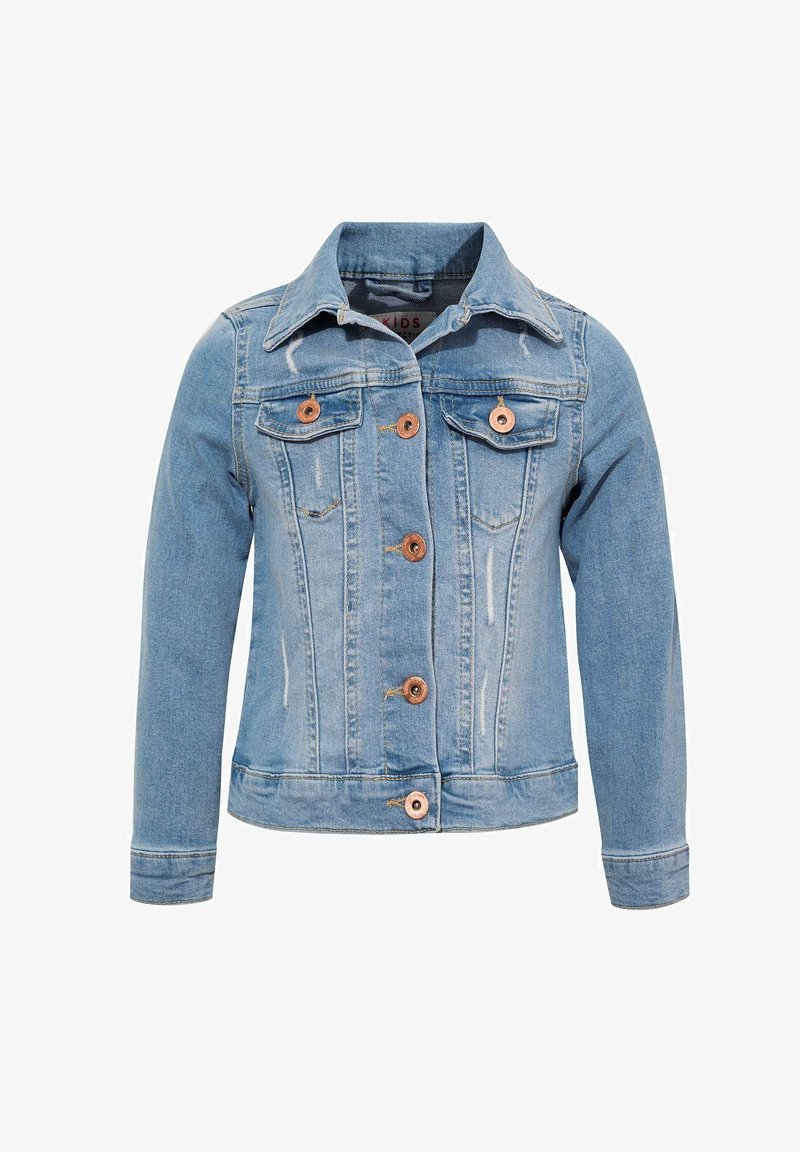 Veste en denim bleu clair à manches longues, avec fermeture à boutons sur le devant, deux poches poitrine, et boutons de couleur cuivrée. Présente des détails délavés.