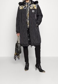 Versace Jeans Couture Klassisk kappa / rock - black