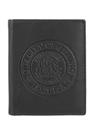 Cartera de cuero negro con bordes cosidos y un logo circular en relieve que dice "Lois Jeans Marca Registrada Calidad de Ropa Extra."