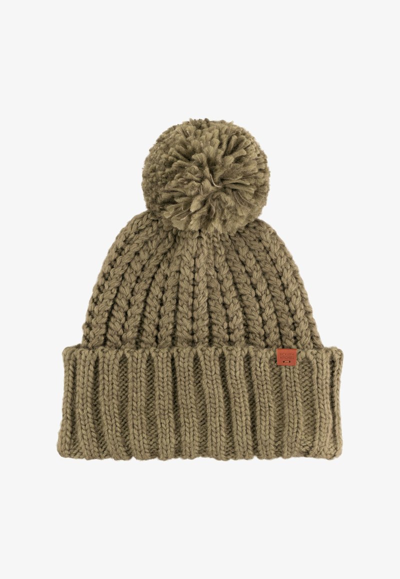 Strickmütze in Olivgrün, mit einem strukturierten gerippten Bündchen und einer flauschigen Bommel oben. Inklusive eines kleinen markierten Leder-Patches.