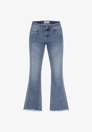 Jeans denim blu a zampa con cinque tasche, chiusura con bottoni e orli sfrangiati, mostrati su uno sfondo bianco.