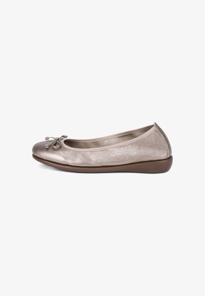 Ballerine femme beige métallisé avec bout arrondi, petit nœud et semelle marron basse.