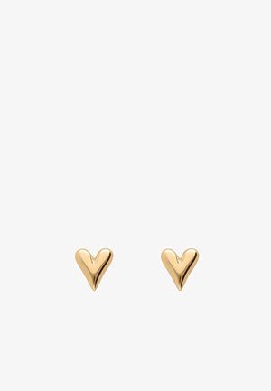 Boucles d'oreilles clous en forme de cœur en or avec une finition lisse et polie sur fond blanc.