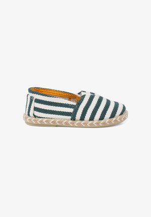 Espadrile rayate din bumbac verde și alb, cu talpă din jută împletită și căptușeală portocalie. Stil slip-on cu design de vârf rotund.