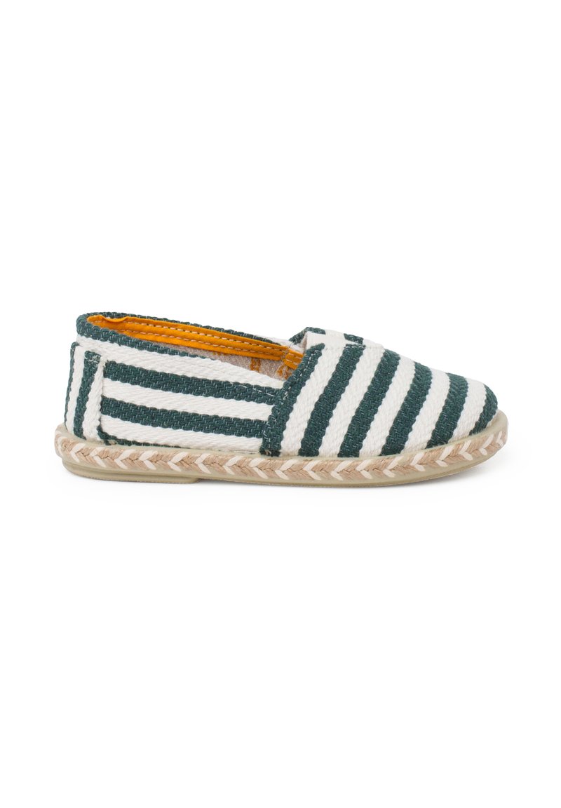 Stribet espadrille med grøn og hvid bomuldsstof, flettet jutesål og orange foring. Slip-on stil med rund tådesign.