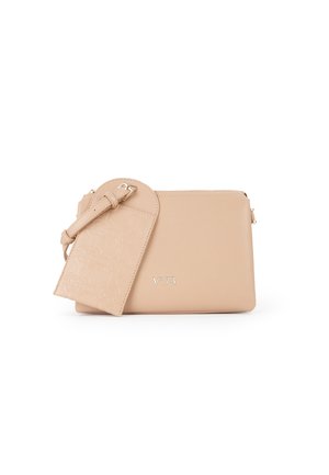 Clutch in pelle beige con tracolla rimovibile goffrata, fibbia dorata, chiusura con cerniera e logo "V°73" sul davanti.