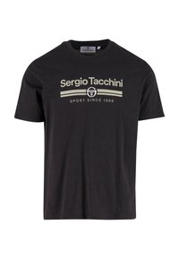 Černé bavlněné tričko s krátkými rukávy a kulatým výstřihem. Obsahuje krémové logo a textový design, který zní "Sergio Tacchini Sport Od roku 1966."