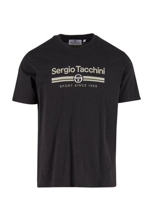 Zwarte katoenen t-shirt met korte mouwen en een ronde halslijn. Kenmerkt een crèmekleurig logo en tekstontwerp met de tekst "Sergio Tacchini Sport Sinds 1966."