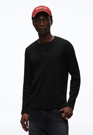 Bershka, LONG SLEEVE SLIM FIT HENLEY - T-SHIRT - Langarmshirt - black