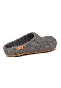 Gray felt slipper with a soft texture, curved design, and a natural cork sole. Features a small brown leather tag with "magicfelt" embossed.