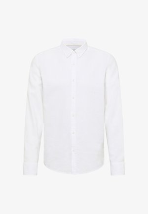 Biała koszula z długim rękawem, zapinana na guziki, z ostrym kołnierzykiem i zapinanymi mankietami, prezentowana na jednolitym białym tle.