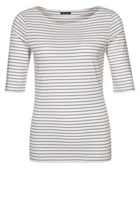 Weißes T-Shirt mit navyblauen Horizontalstreifen, Bootsausschnitt und drei Viertelärmeln. Aus weichem Stoff und im klassischen Schnitt.