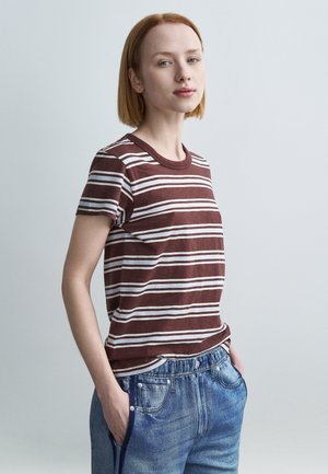 STRIPED TEE - Μπλουζάκι με στάμπα - dark brown