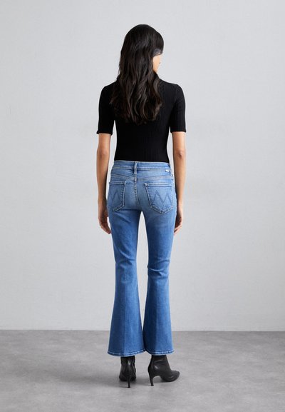 Mother LIL WEEKENDER - Vaqueros bootcut - blue denim