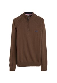 Pull en tricot marron avec un col montant et une fermeture éclair courte, présentant des accents côtelés sur les épaules et les poignets, une texture lisse et un patch logo.