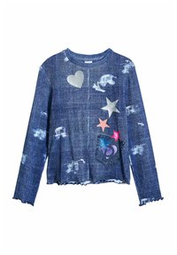 Džínová blúzka s dlhým rukávom, ktorá má jemné opotrebenie, aplikácie srdca a hviezdy v ružovej, striebornej a modrej farbe. Okrúhly výstrih a volánový lem.