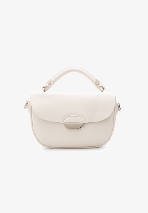 Witte leren handtas met een ronde vorm, klep sluiting en een zilveren hardware-accent. Beschikt over een korte handgreep en een gladde textuur.