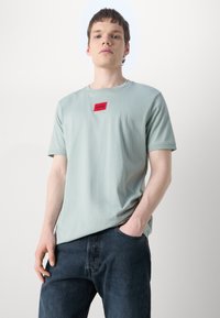 HUGO DIRAGOLINO - Jednoduché tričko - open grey