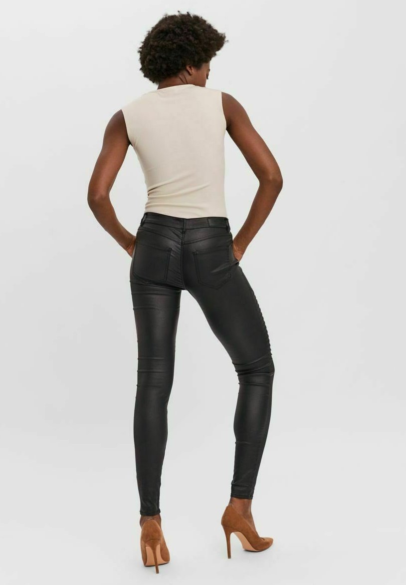 Vmbrenda high waisted mom mom jeans | VERO MODA