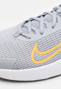 Nike Performance VAPOR LITE 2 - Teniški copati za različne podlage - wolf grey/laser orange/black