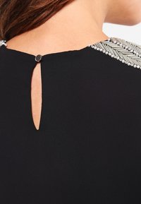 Dorothy Perkins Blus - black
