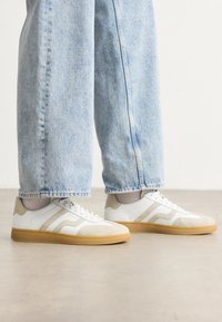 CUZMO - Zapatillas - off white