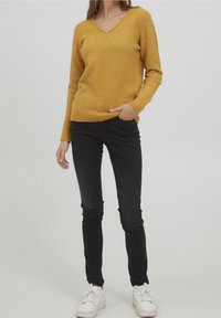 Oxmo Sweter