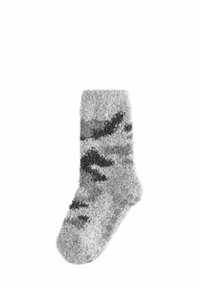 Grå, fluffig strumpa med ett kamouflagemönster i mörka nyanser. Mjuk textur och rundad tådesign. Lämplig för vardagsbruk eller avkoppling.