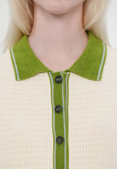 CLOSED SHORT SLEEVE - Neuletakki - ecru