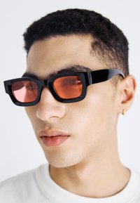 Only & Sons - ONSRILEY SUNGLASSES UNISEX 2 PACK - Saulesbrilles - black/beige Miniatūras attēls 1