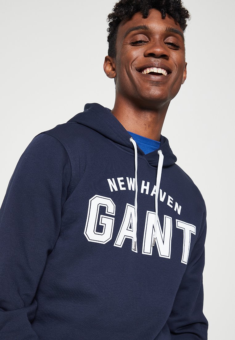Kapuzenpullover