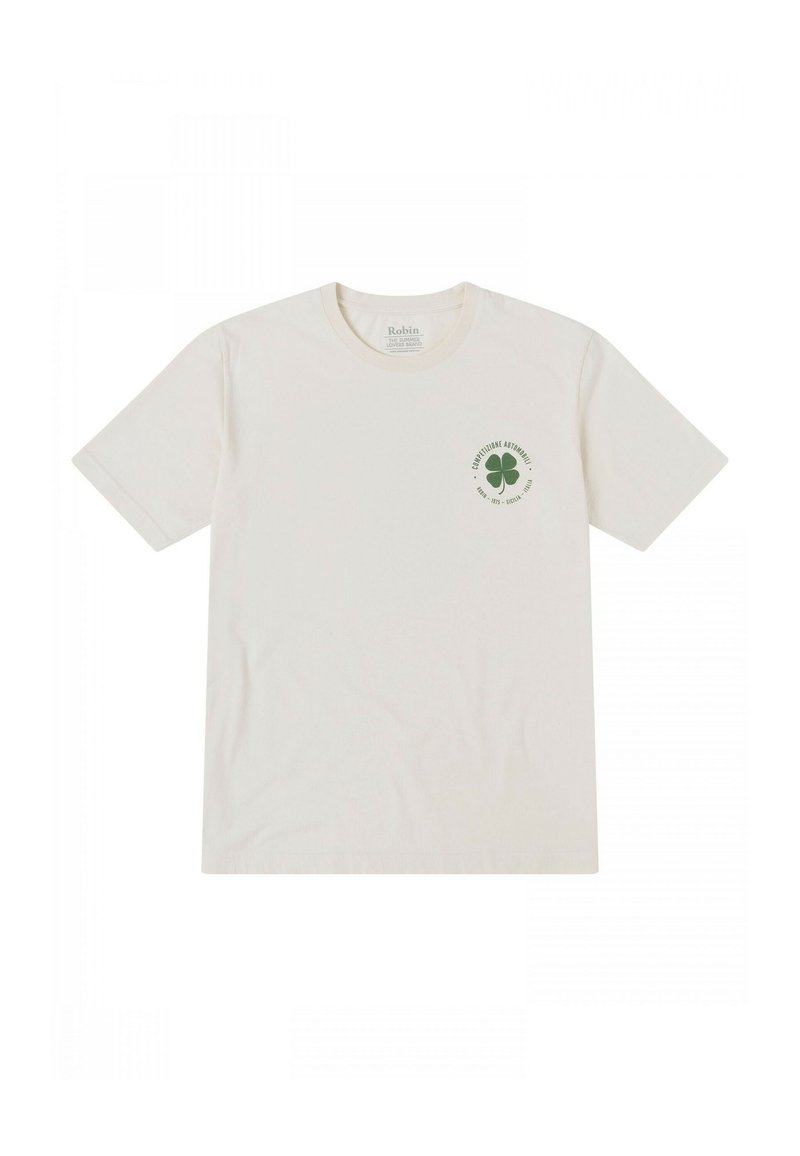 Camiseta de algodón crema con mangas cortas, cuello redondo y un logo de trébol verde con texto en el lado izquierdo del pecho.