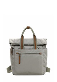 Borsa in tessuto grigio con parte superiore arrotolata, dotata di manici in pelle marrone, tasca frontale con zip e spallacci regolabili. Design elegante e moderno.
