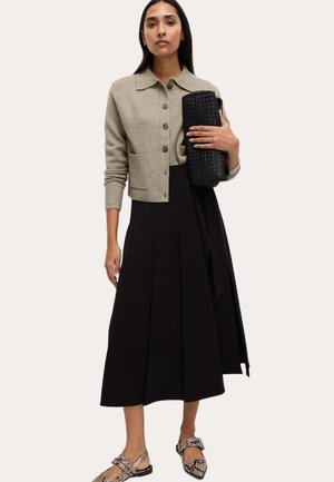 Marks & Spencer, Cardigan - mocha