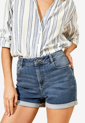 Lipsy STRETCH TURN UP - REGULAR FIT - Farkkushortsit - mid blue
