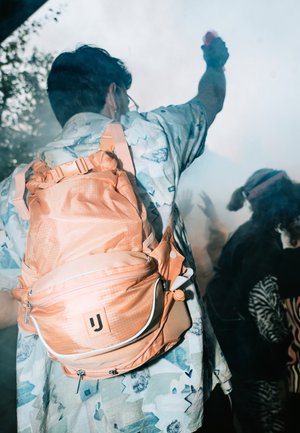 Johnny Urban JIMMY 2 IN 1 BAUCHTASCHE - Rucksack - peach