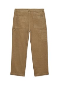 Ruskeat leveälahkeiset corduroy-housut, joissa on takana läppätaskut, sivulla kuormitustasku ja oikeassa lahkeessa apusilmukka.