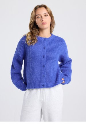 America Today Chaqueta de punto - purple