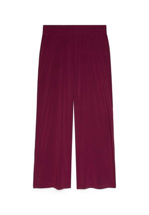 Weit geschnittene Hose in tiefem Burgunderrot mit elastischem Bund, aus weichem, fließendem Stoff, flach auf weißem Hintergrund gezeigt.