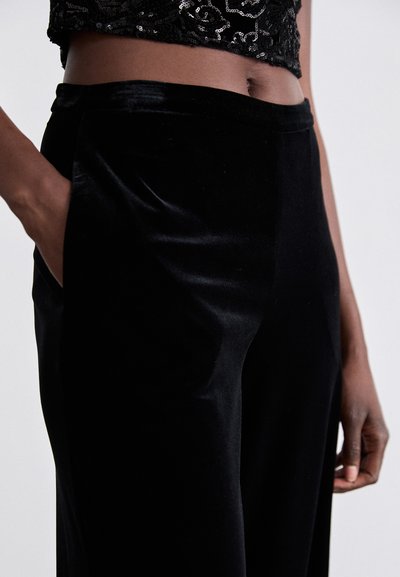 Emporio Armani PANTALONI - Hlače - nero