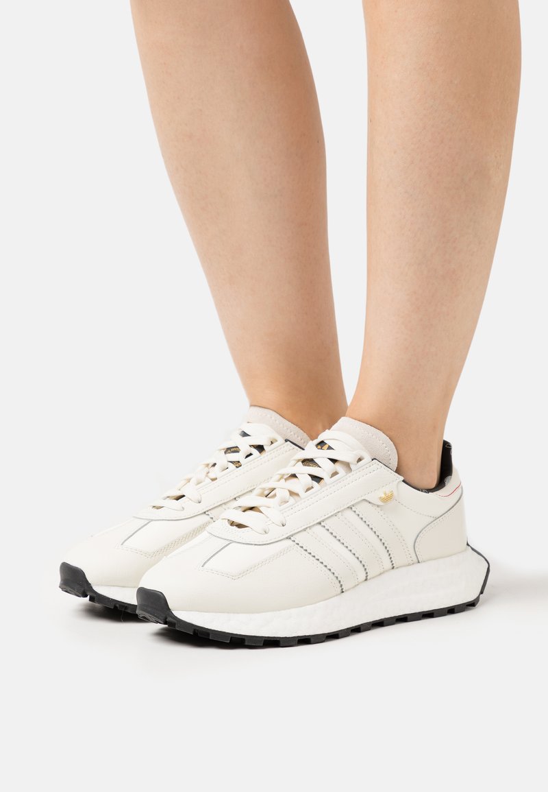 adidas Originals RETROPY E5 W - Joggesko - off white/gold metallic