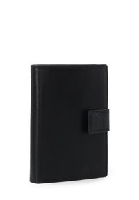 Sort læderpung med en glat tekstur, rektangulær form og en trykknaplukning. Har præget mærkning på forsiden.