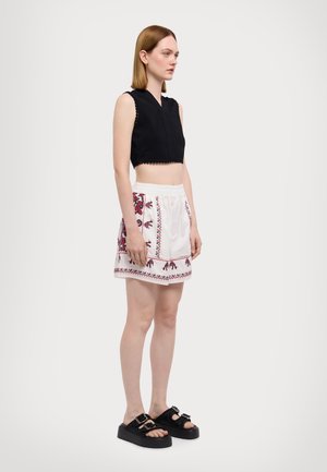 Sea BEENA EMBROIDERY SHORTS - Šortai - white