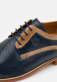 Melvin & Hamilton ALEX 10 - Obutev z vezalkami - marine/morning grey/rich tan/natural