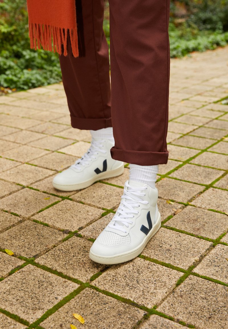Veja Sneakers Hoog Veja MINOTAUR White Green Fast Delivery Spartoo