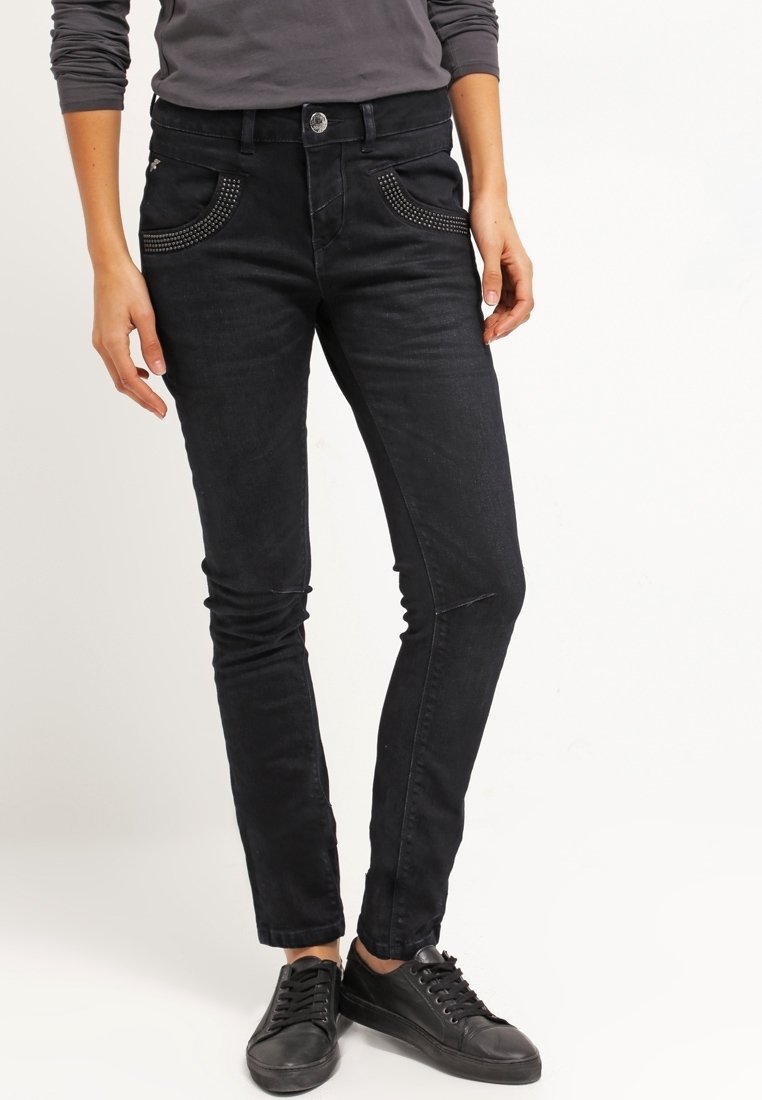 SMS holda yapon porno Porno tasmali poezd