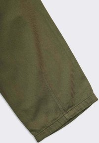 Alpha Industries AIRCRAFT - Hlačami s stranskimi žepi - dark olive