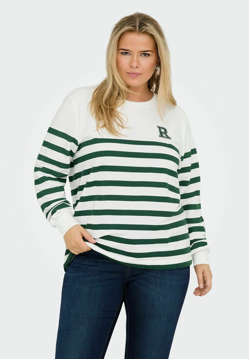 Haut à manches longues blanc avec des rayures horizontales vert foncé, arborant un petit logo "R" sur la poitrine gauche, fabriqué en tissu doux et léger.